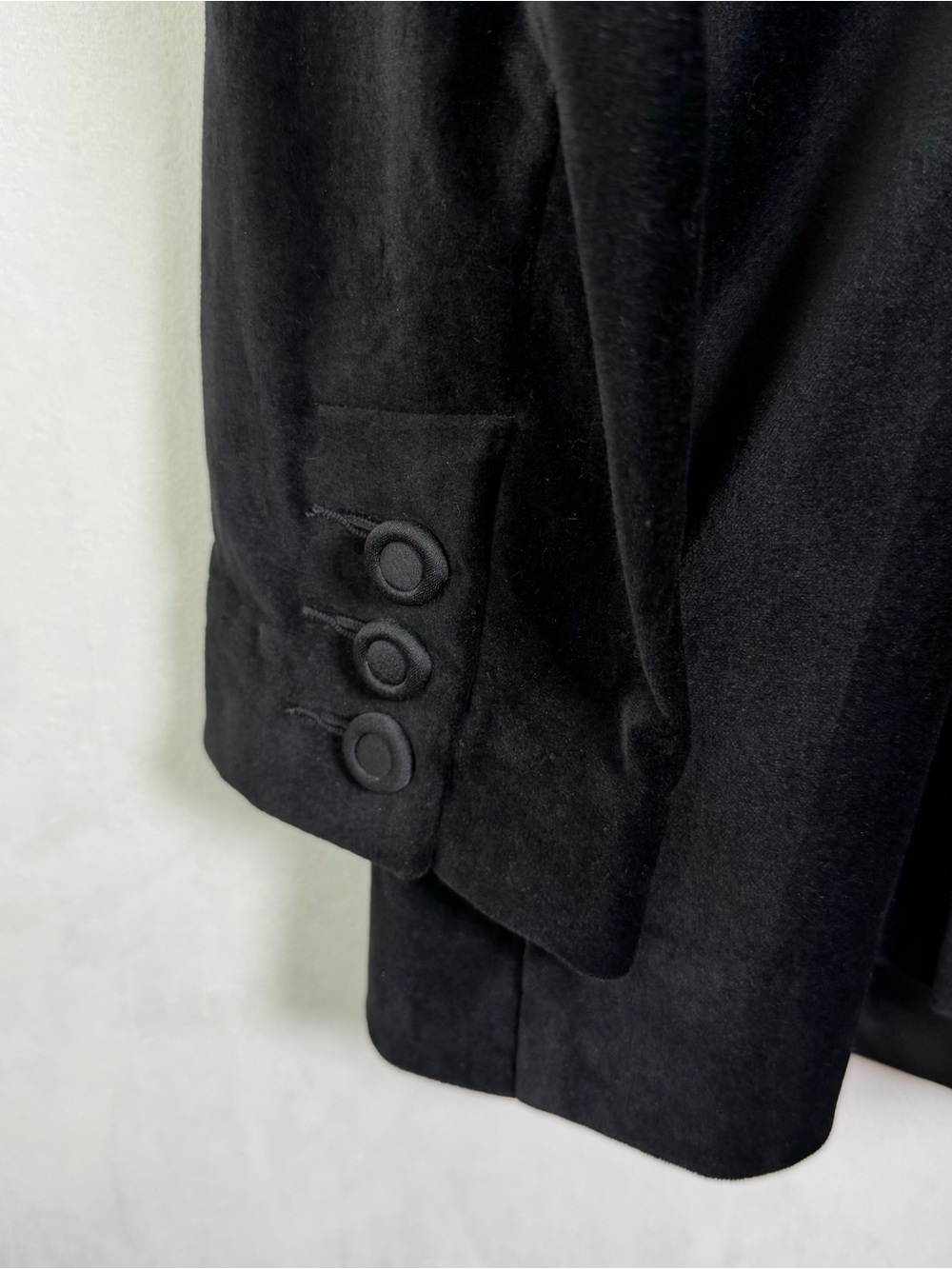 Cabi Women’s Black Velvet Tuxedo Pant Suit Set Size L Jacket & 14 Pants - Picture 10 of 16